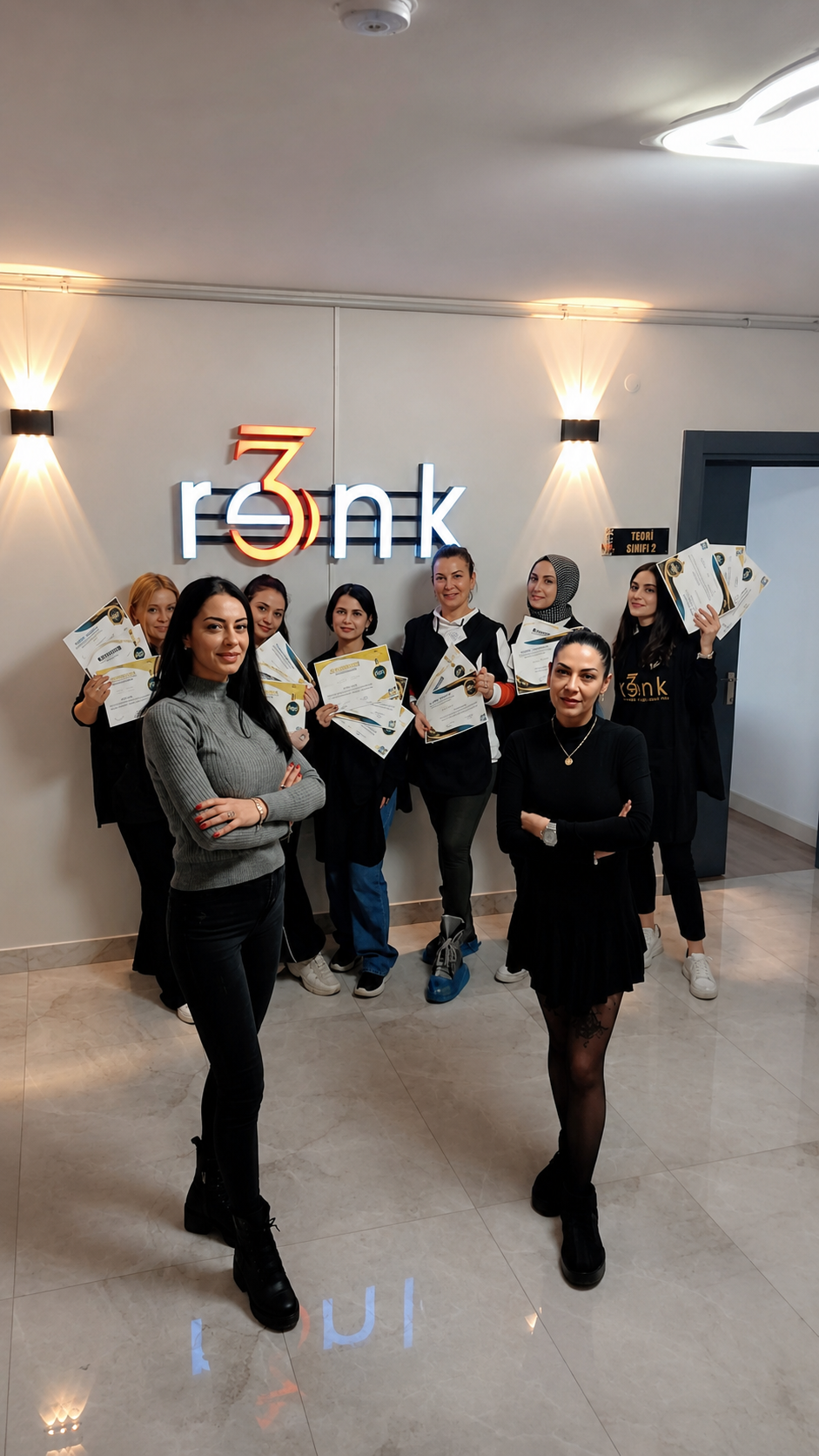 3 Renk Akademi Mezunları ve Eğitmen Kadrosu